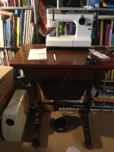 sewing_table_globe_cub7